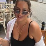 AYÇA KURU KUŞADASI’NDA YÜZ YOGASI İLE FARK YARATTI!