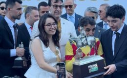 Türk Yarışcılık Tarihinin 100.Yıl Gazi Koşusu’nu Nalçakan Atıyla Halis Karataş Kazandı. Karataş’ın 7. Zaferi