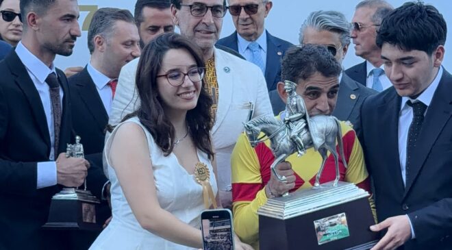 Türk Yarışcılık Tarihinin 100.Yıl Gazi Koşusu’nu Nalçakan Atıyla Halis Karataş Kazandı. Karataş’ın 7. Zaferi