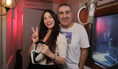30 YILDIZ OYUNCU, TEK ALBÜM, DEV PROJE! BEYAZPERDENİN YILDIZLARI EDA – METİN ÖZÜLKÜ İÇİN MİKROFON BAŞINDA!